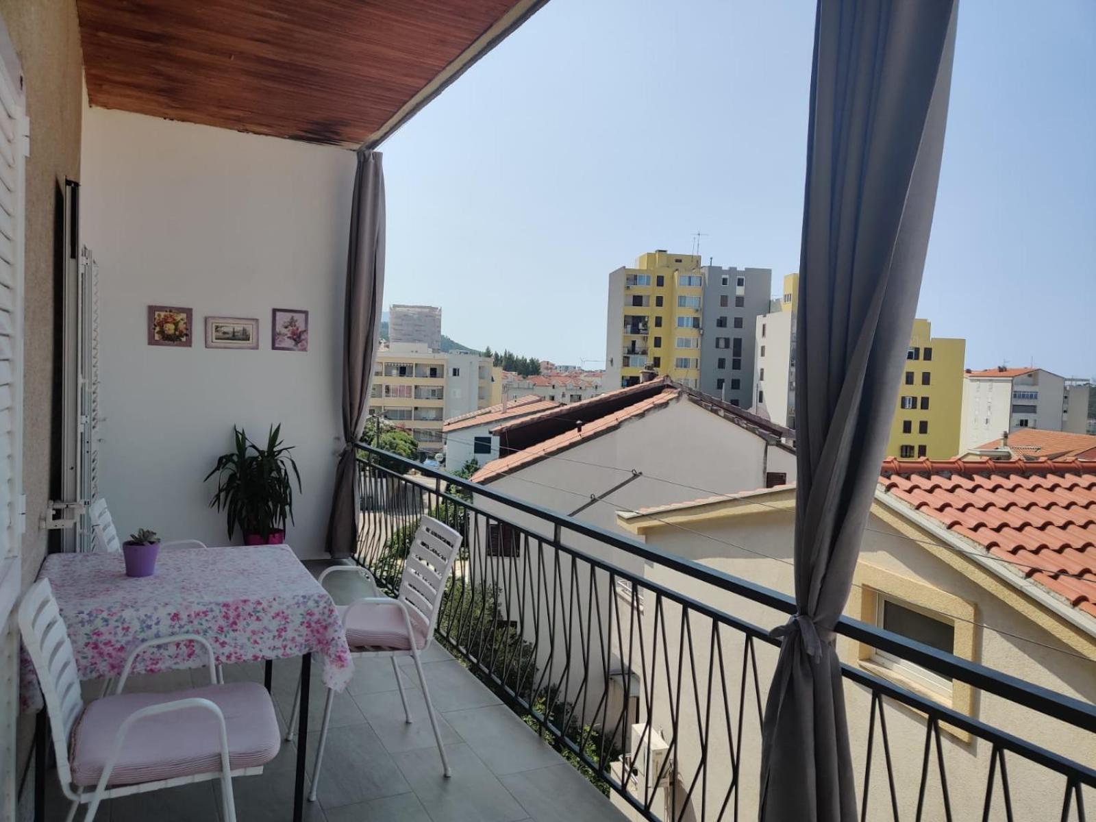 Apartments Mirjana Makarska Ruang foto